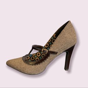 Brown Tweed and Leather T-Strap Heels Size 6 1/2